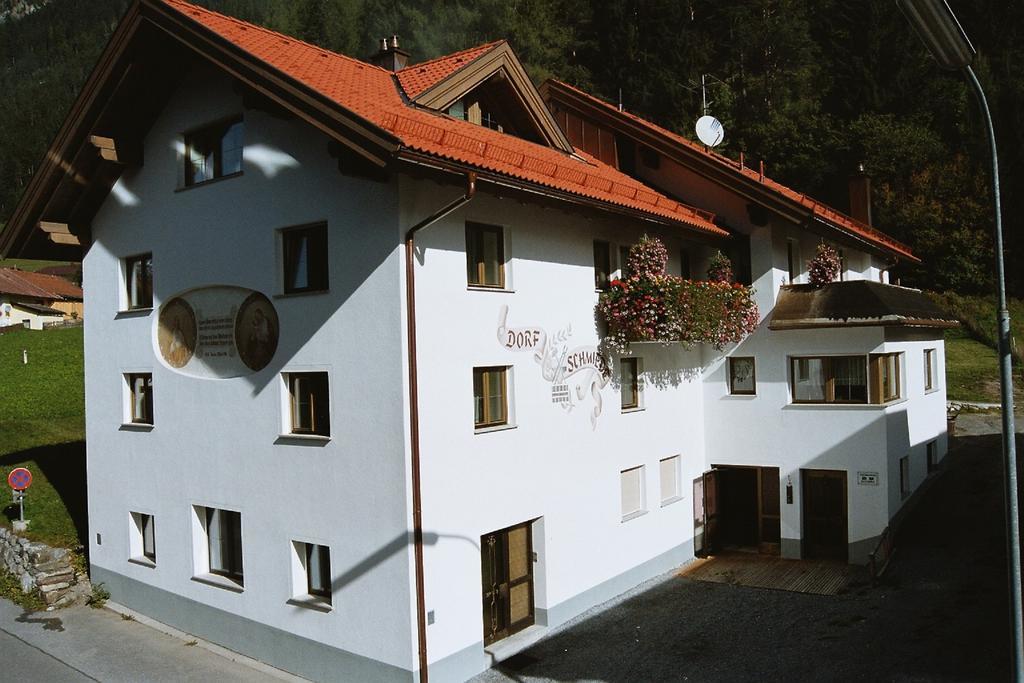 Haus Dorfschmied Hotel Flirsch Exterior foto